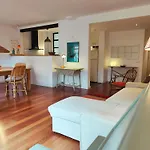 Fs2 - Spacious 2 Bedroom. Sarria - Hospital Clinic *
