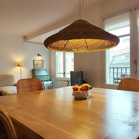 Fs2 - Spacious 2 Bedroom. Sarria - Hospital Clinic